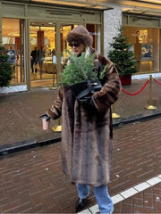 Luxury Faux Fur Long Coat Women 2025 Fashion Winter Plush Warm Jackets