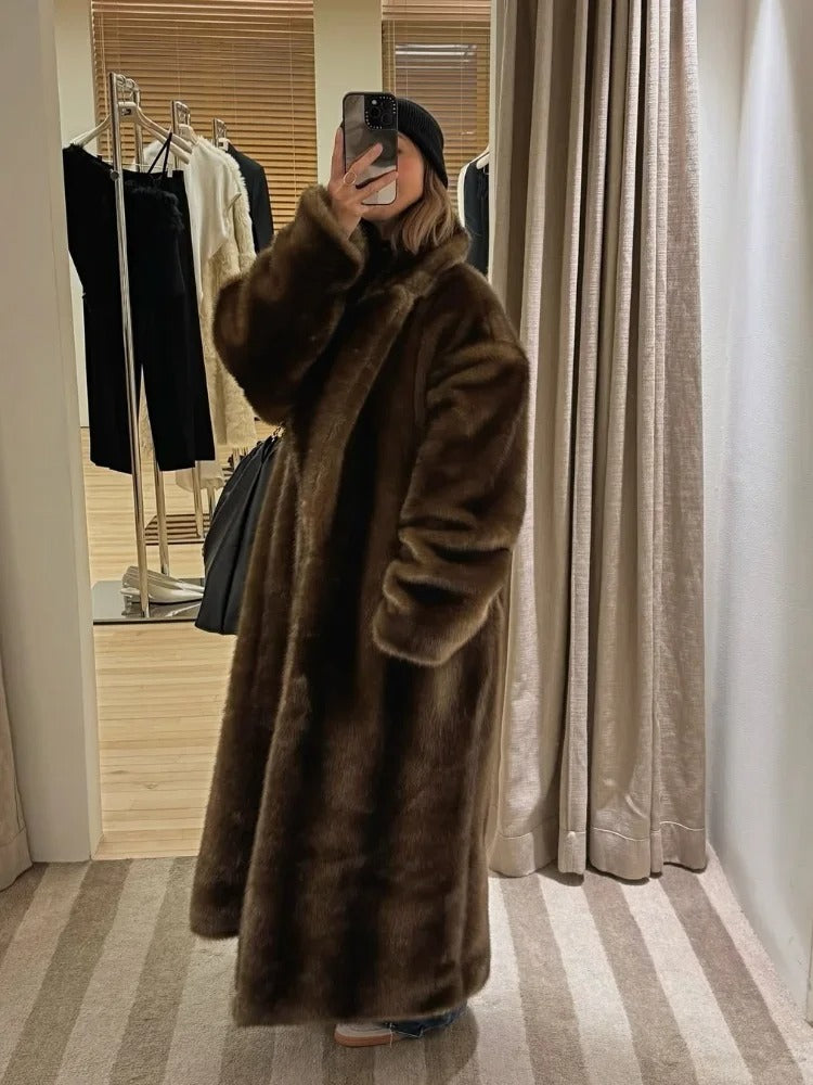 Luxury Faux Fur Long Coat Women 2025 Fashion Winter Plush Warm Jackets